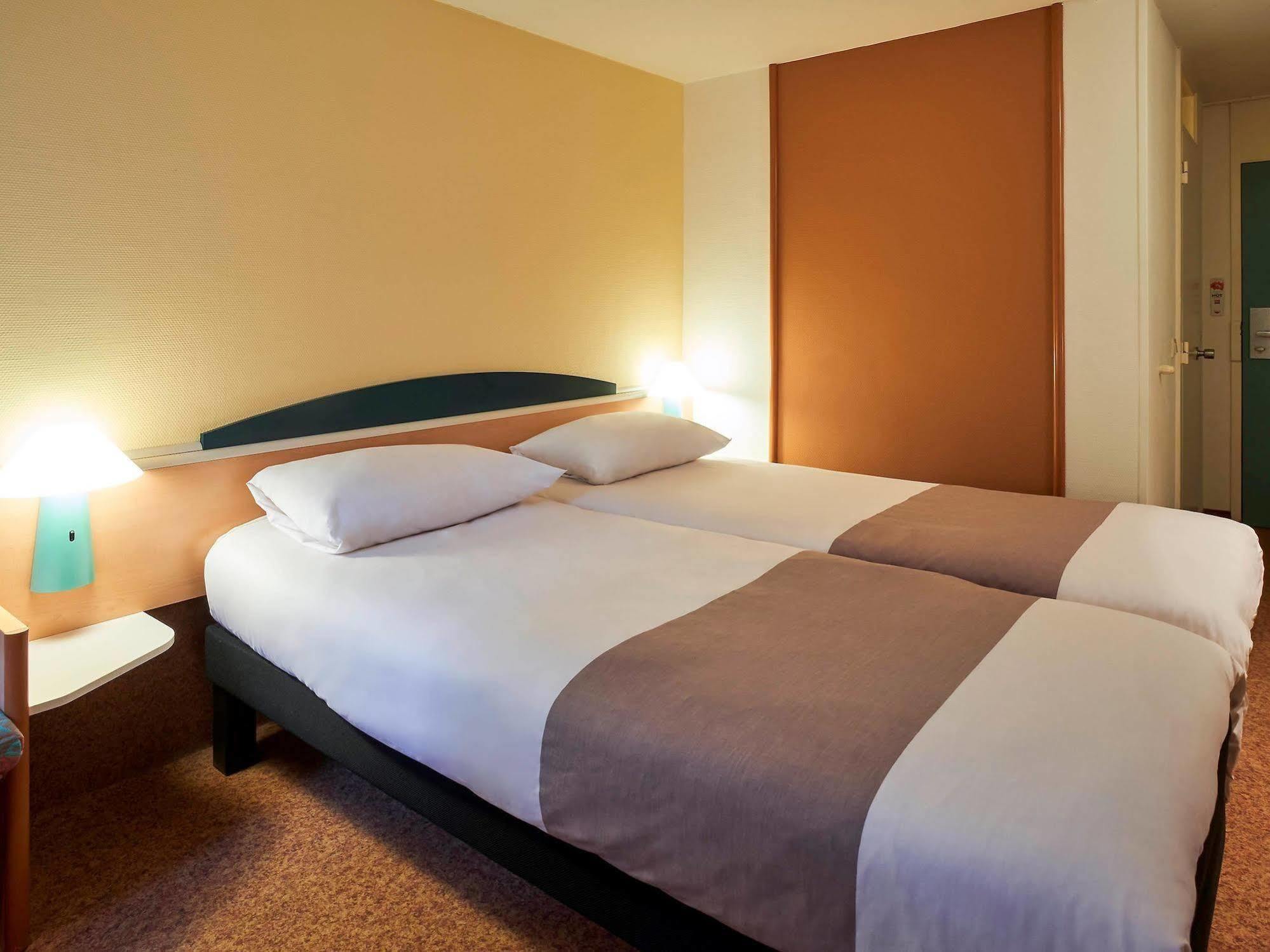 Hotel Ibis Tilburgo Exterior foto